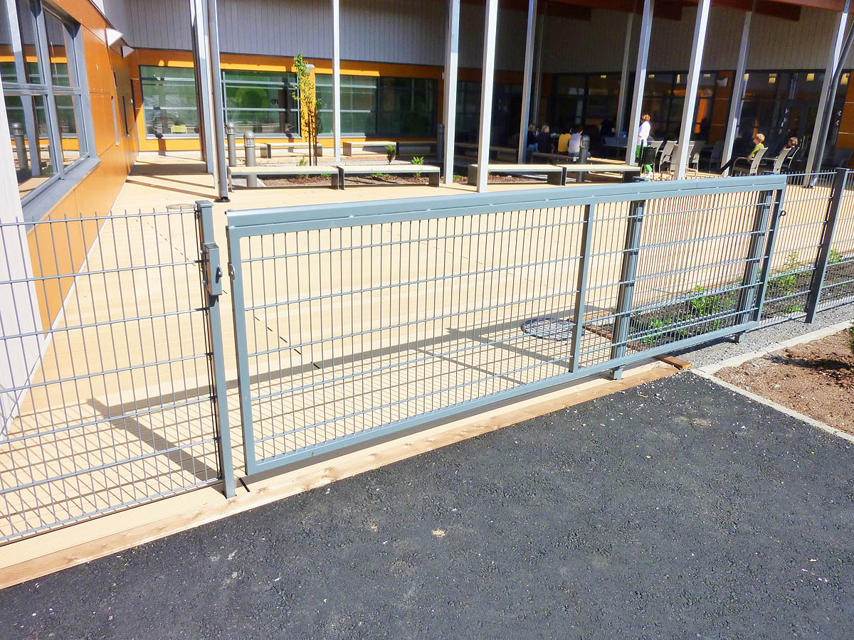 Palvelukeskus Majakka Twinson terassijärjestelmä