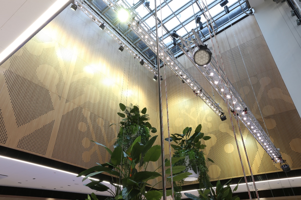 Kauppakeskus Ainoa Puucomp akustiikkaperforoinnit