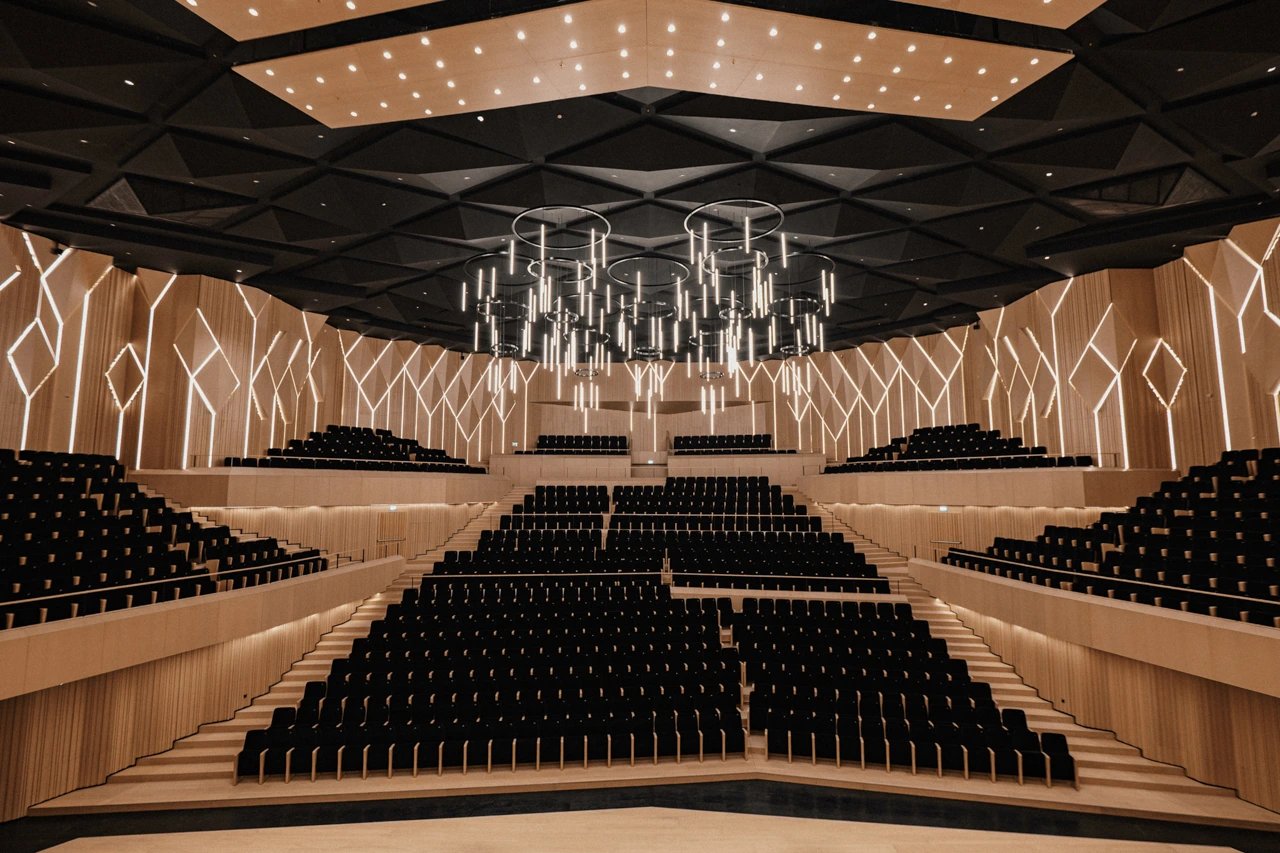 vilna_congress_hall-jauniskis1